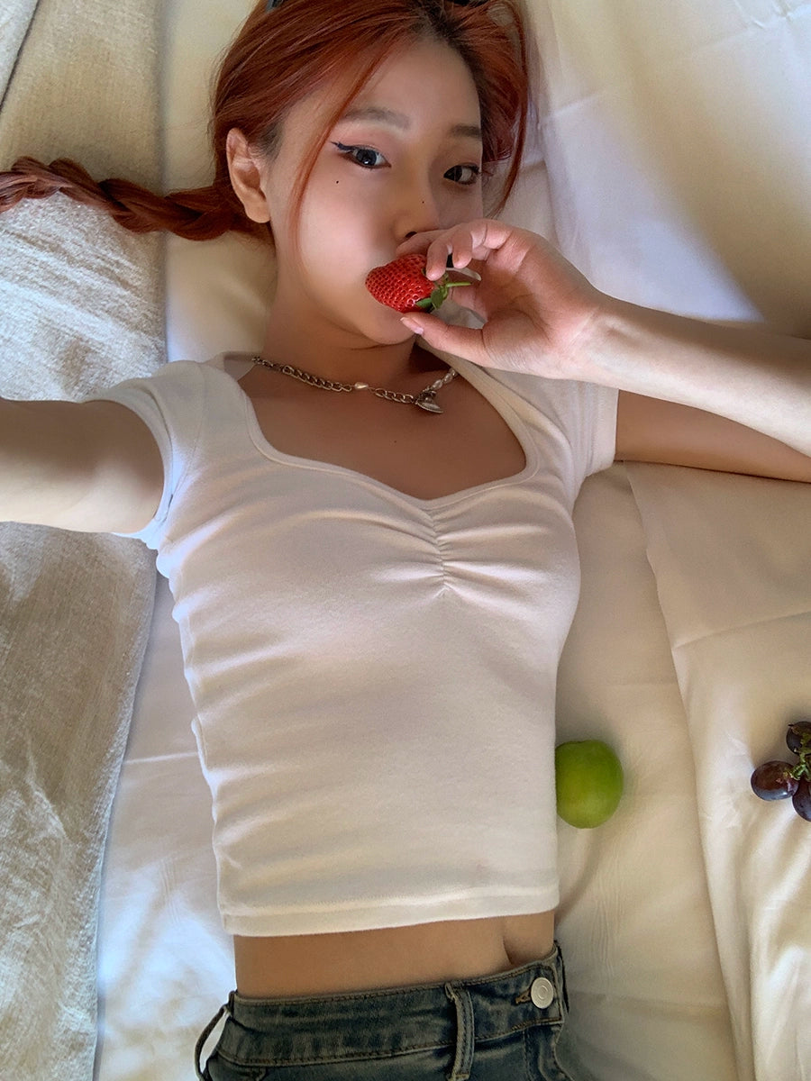 RED People's Hall Short sleeve T-shirt Women Summer Short Design Sense Hong Kong Flavor White Unique Super Good Looking Light Luxury Niche Top