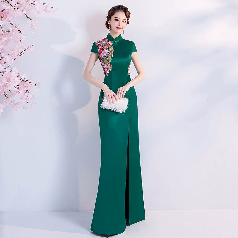 Green Chinese-Style Catwalk Wedding Dress Dress and Cheongsam Performance