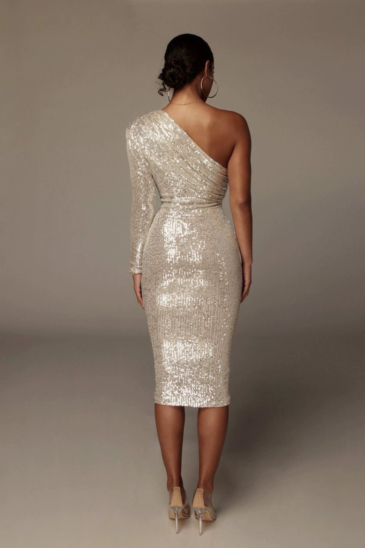 New Spring New Arrival Fashion Style Sequin Shoulder Sleeve Backless Waist Trimming Hip Bag Nightclub Dress Female Ins Fashion
