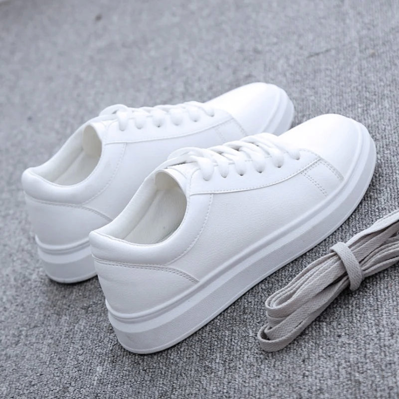 Women Casual Shoes 2018 Autumn Women Sneakers Fashion Breathable PU Leather Platform White Women Shoes Soft Footwears